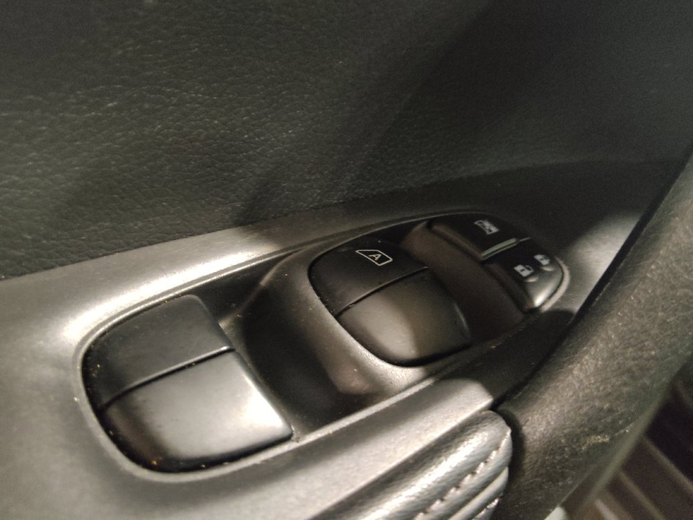 Used 2019 Nissan Rogue S w/ Special Edition Package FWD image 27