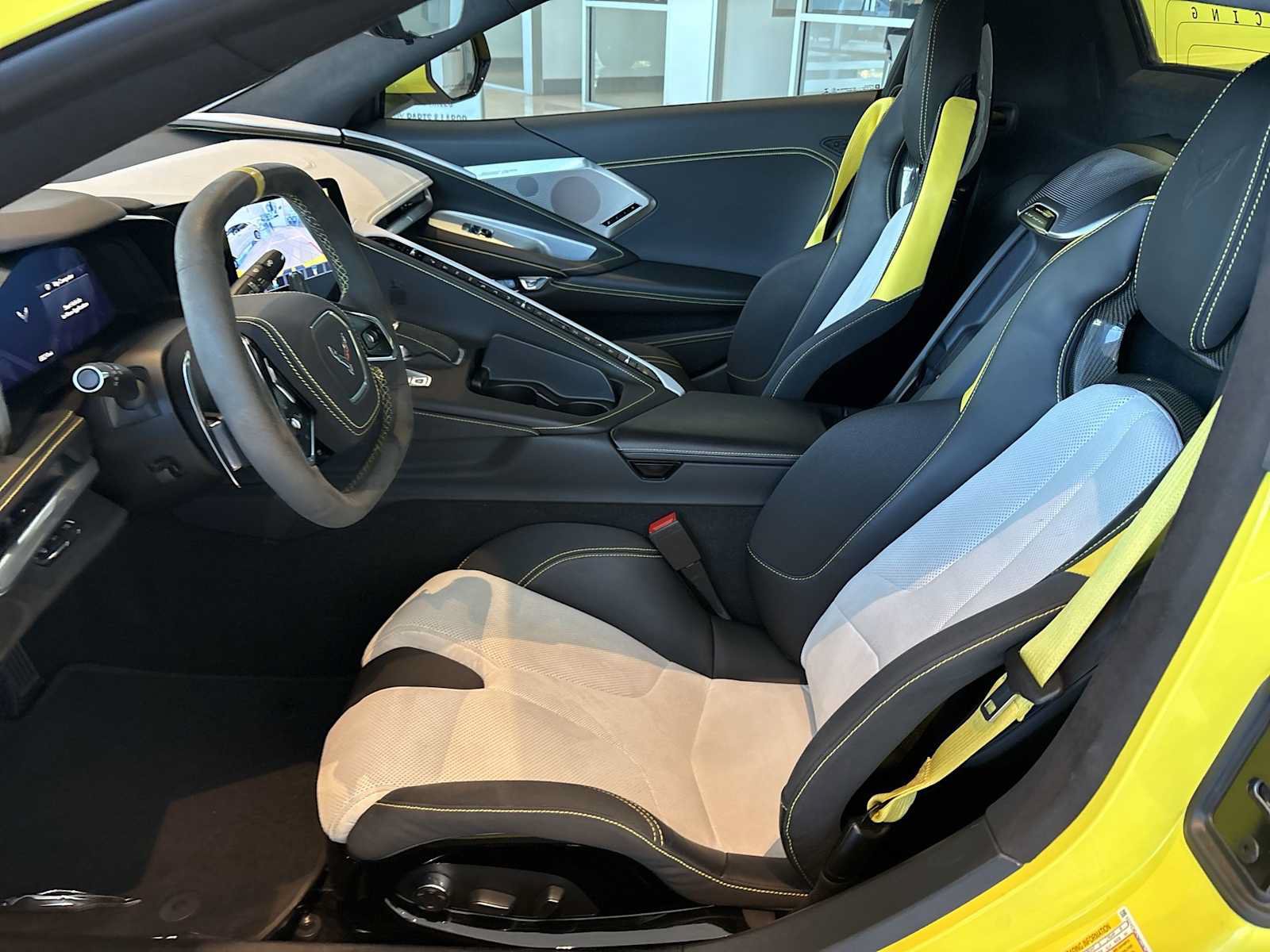 Used 2021 Chevrolet Corvette Stingray Premium Conv w/ Z51 Performance Package RWD image 19