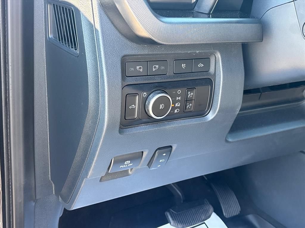 Used 2023 Ford F250 Platinum AWD/4WD image 27