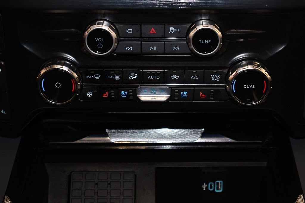 Certified 2025 Ford F350 Lariat w/ Lariat Ultimate Package image 36