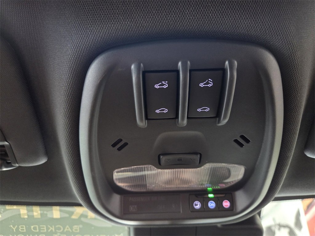 Certified 2024 Chevrolet Trax RS w/ Sunroof Package image 34