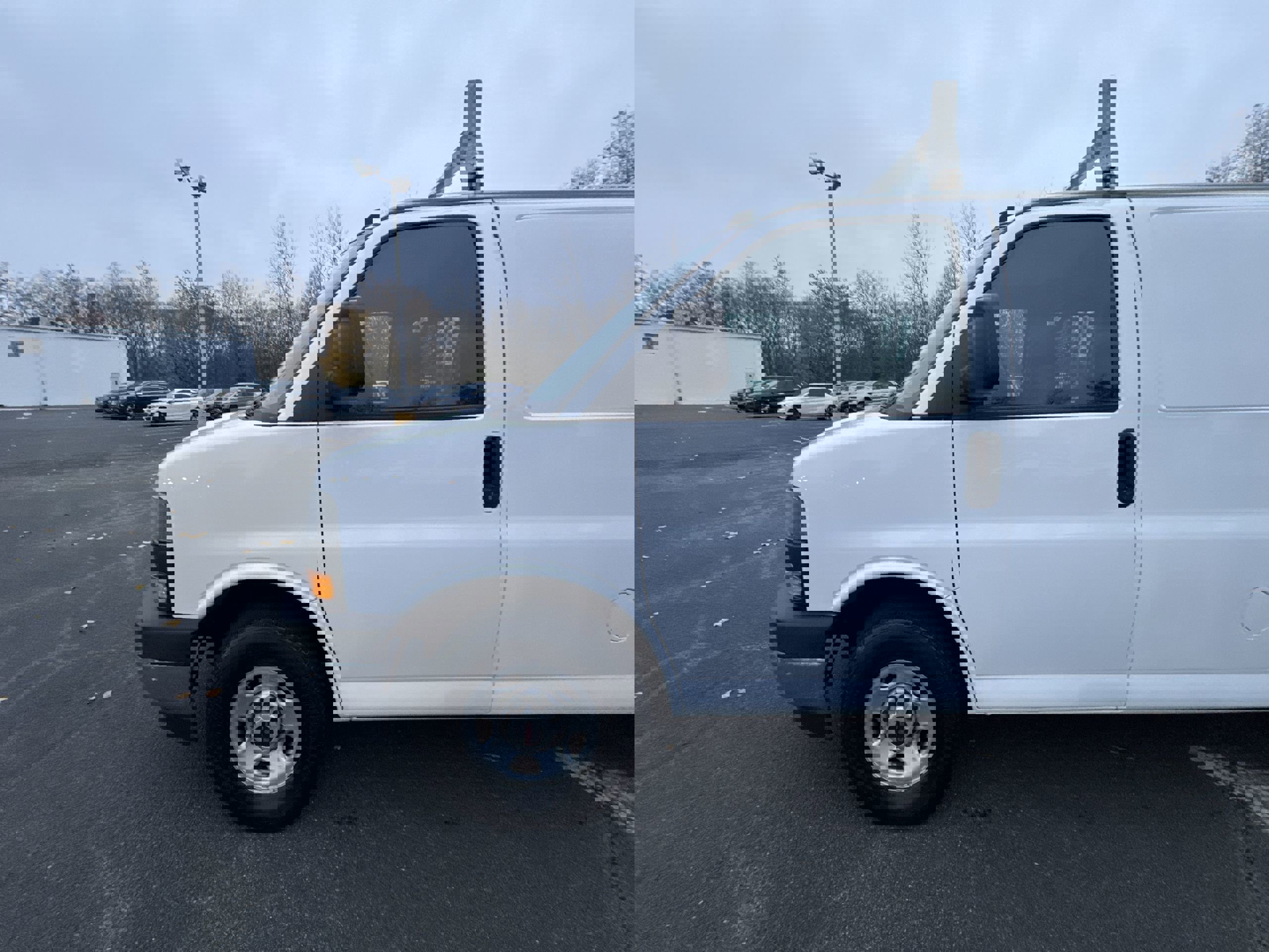 Used 2021 GMC Savana 2500 w/ Driver Convenience Package image 32