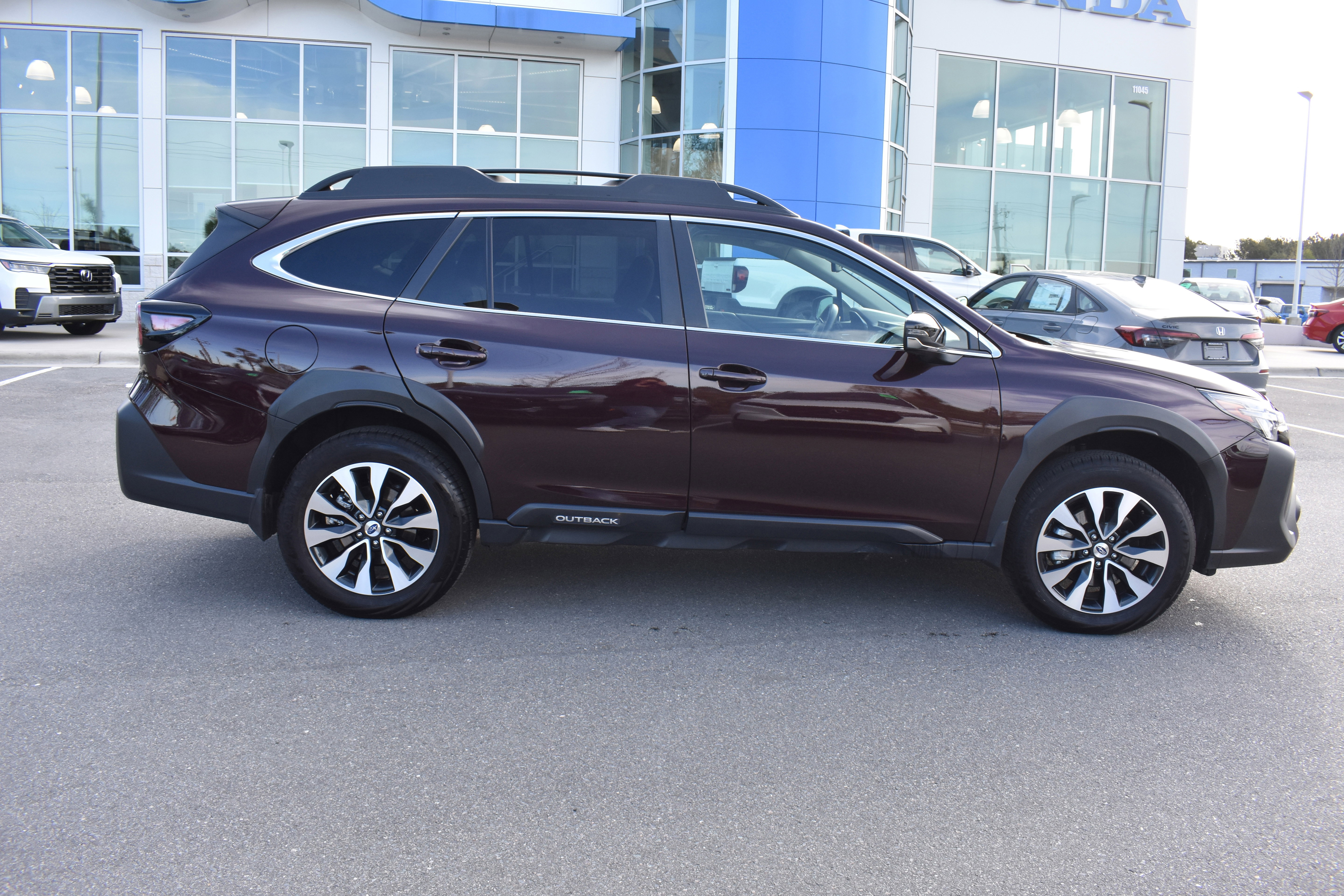 Used 2025 Subaru Outback Limited image 10