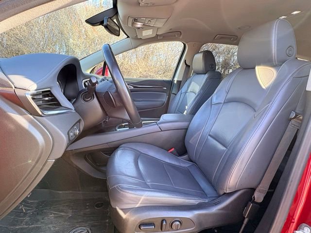 Used 2018 Buick Enclave Essence w/ Trailering Package image 9