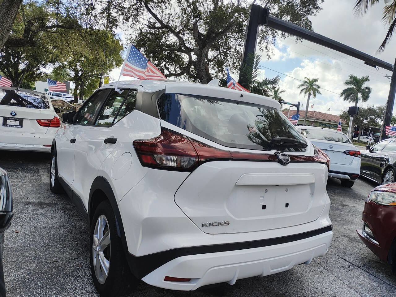Used 2022 Nissan Kicks S FWD image 7