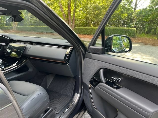 Certified 2025 Land Rover Range Rover Sport SE AWD/4WD image 10
