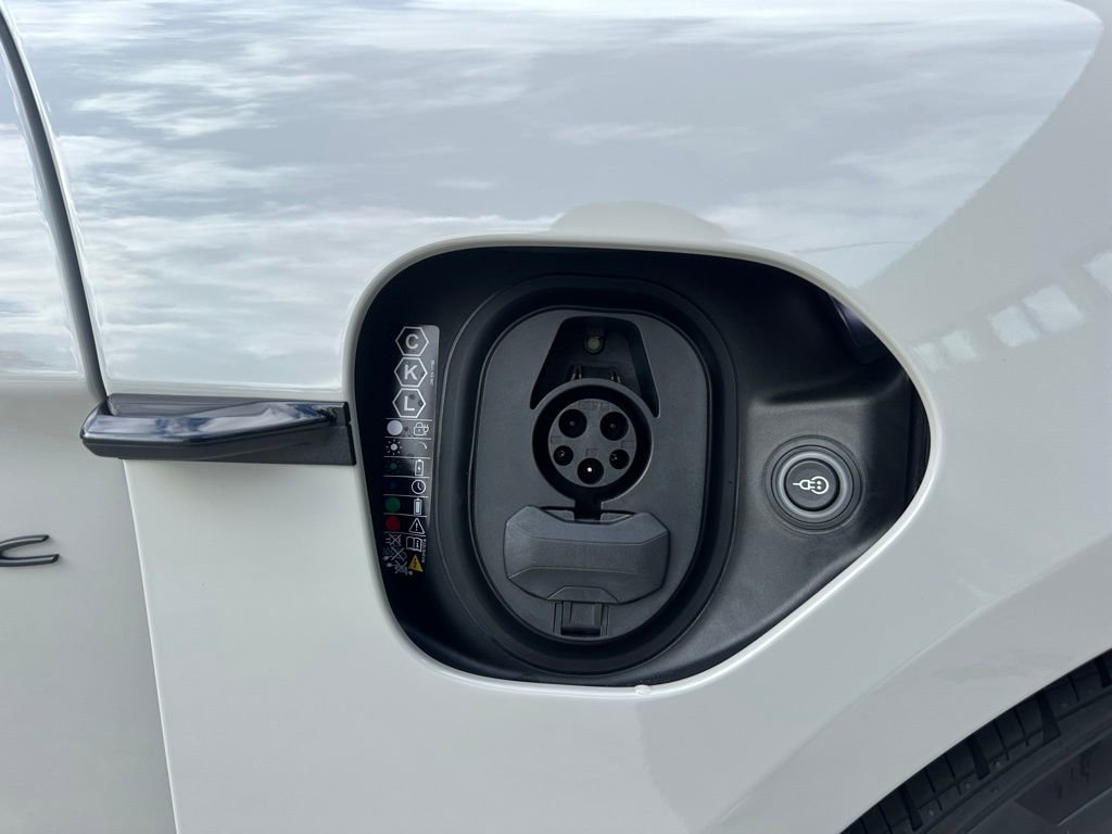 Used 2026 Porsche Taycan GTS image 45