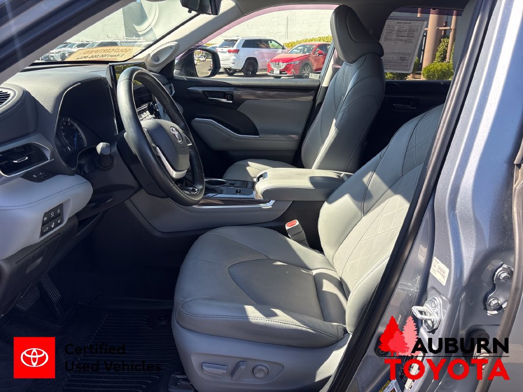 Used 2022 Toyota Highlander Platinum AWD/4WD image 12