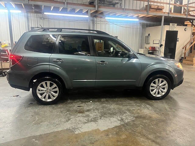 Used 2012 Subaru Forester 2.5X Premium w/ All-Weather Pkg image 2