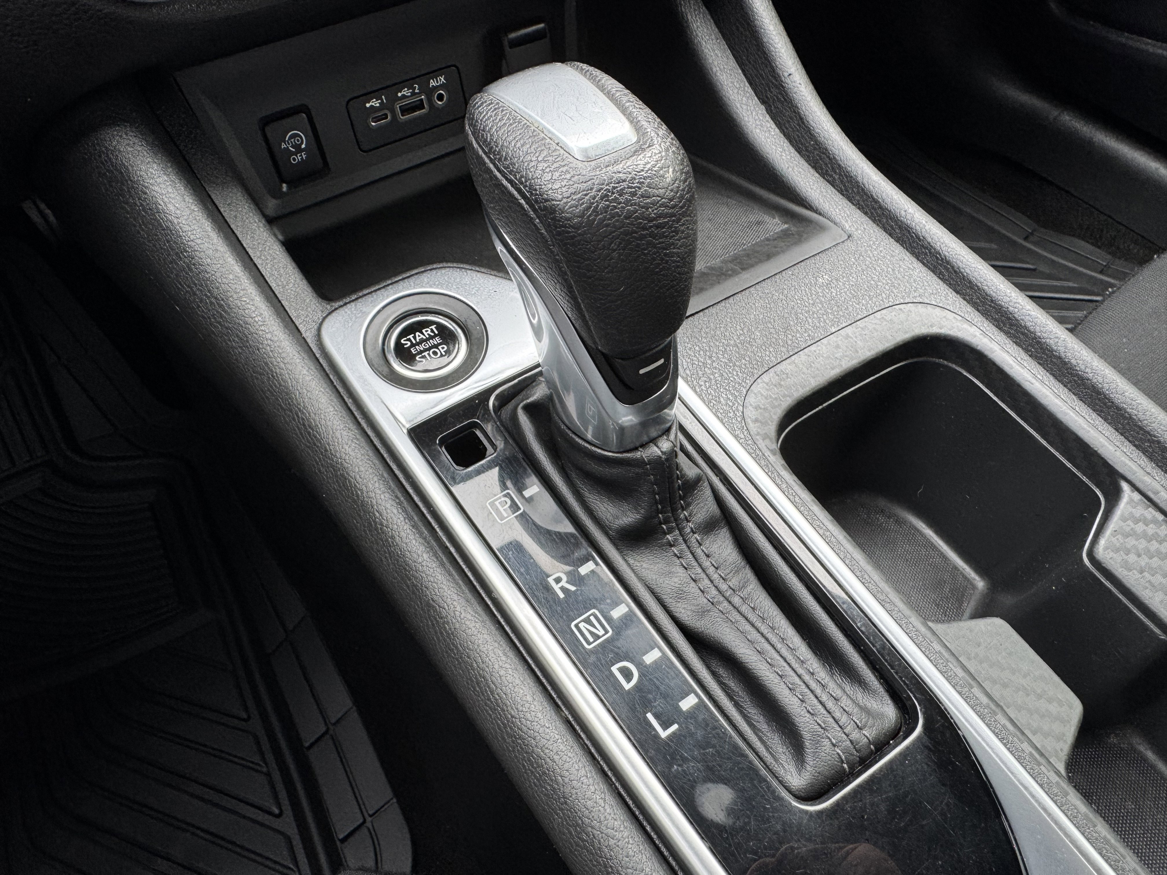 Used 2024 Nissan Sentra SV FWD image 27