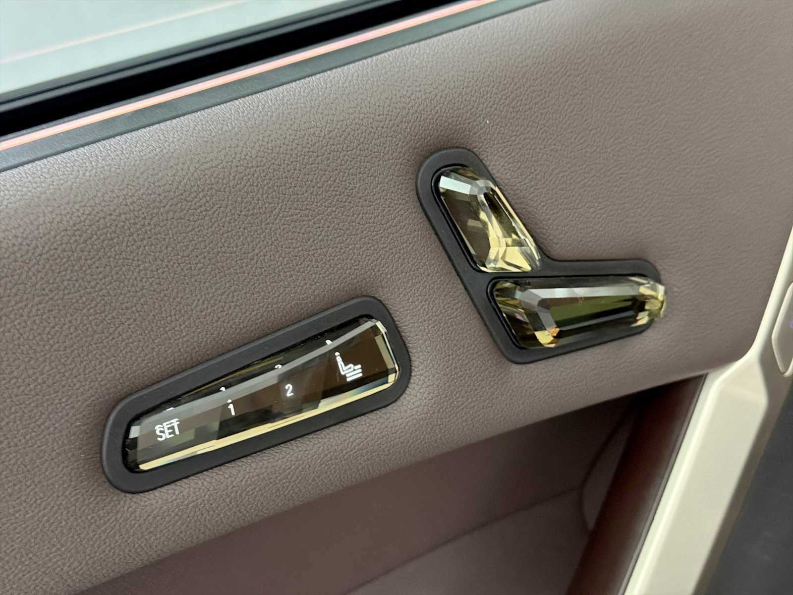 Certified 2023 BMW iX xDrive50 w/ Premium Package image 14