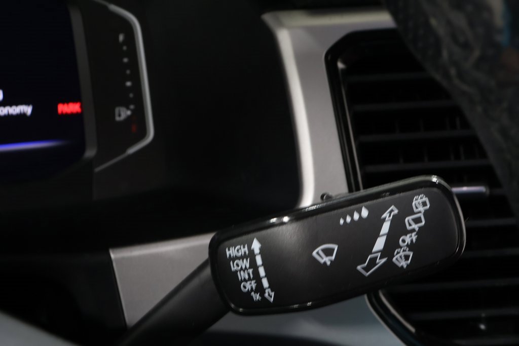 Used 2022 Volkswagen Atlas Cross Sport SEL Premium R-Line image 17