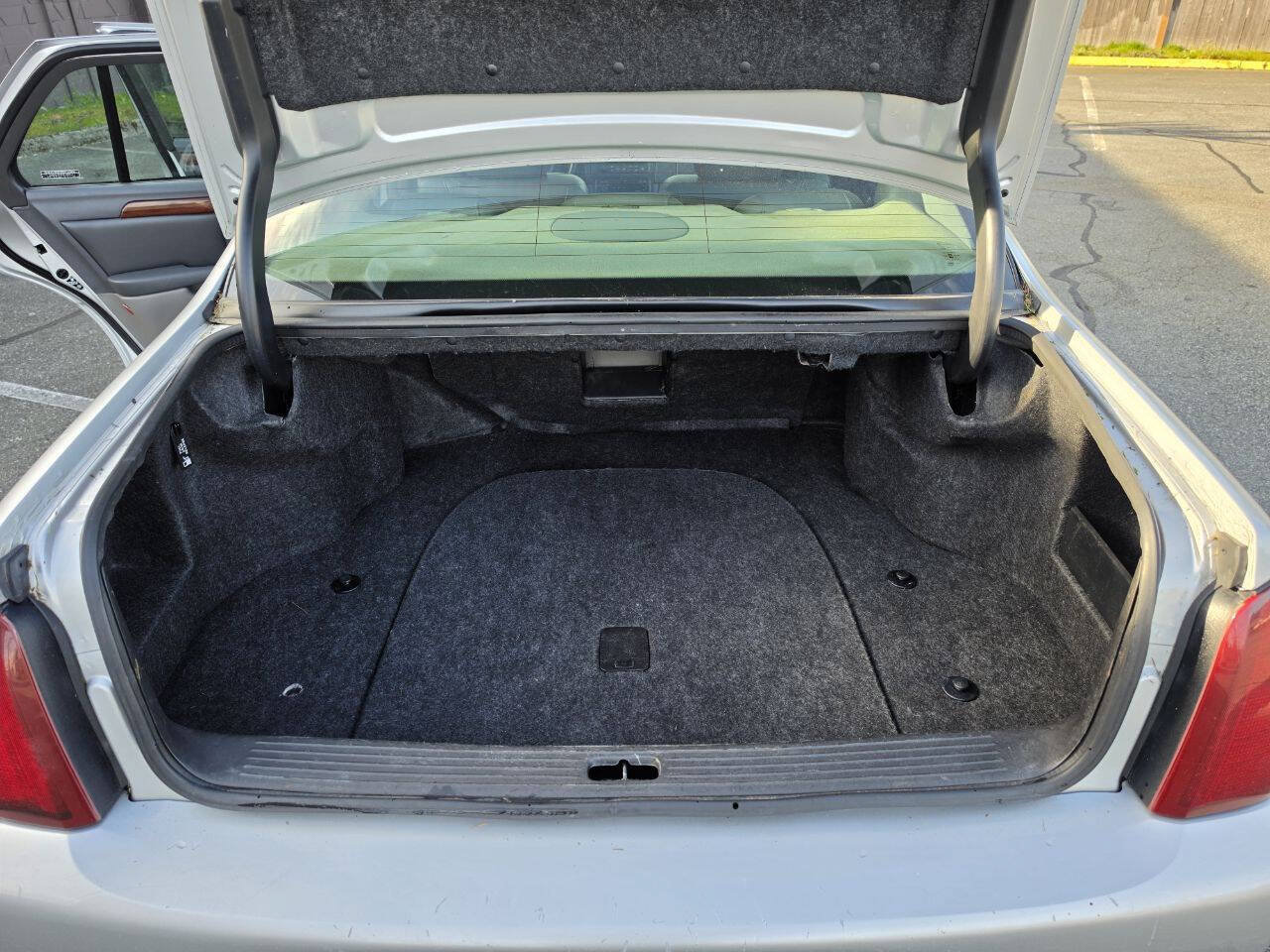 Used 2000 Cadillac De Ville FWD image 36