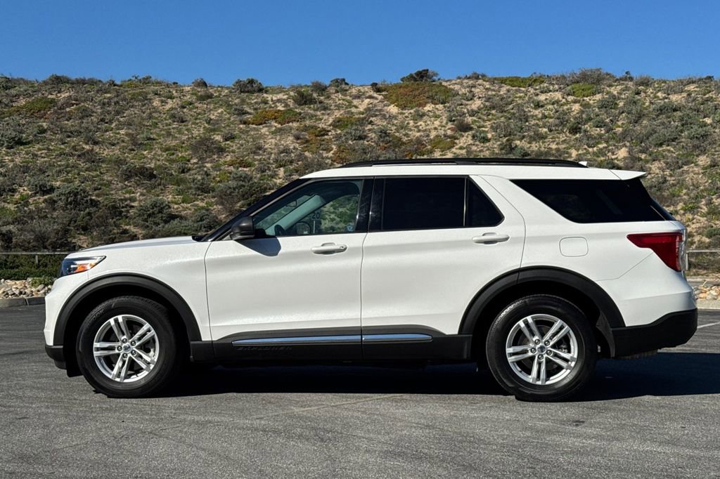 Certified 2022 Ford Explorer XLT image 7