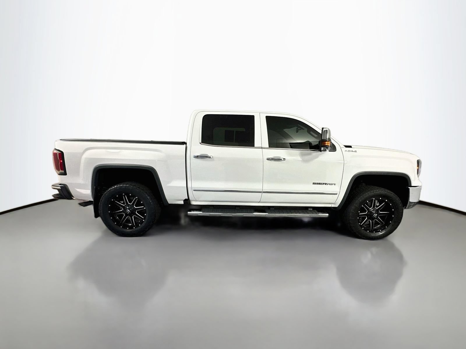 Used 2018 GMC Sierra 1500 SLT w/ SLT Premium Package AWD/4WD image 8