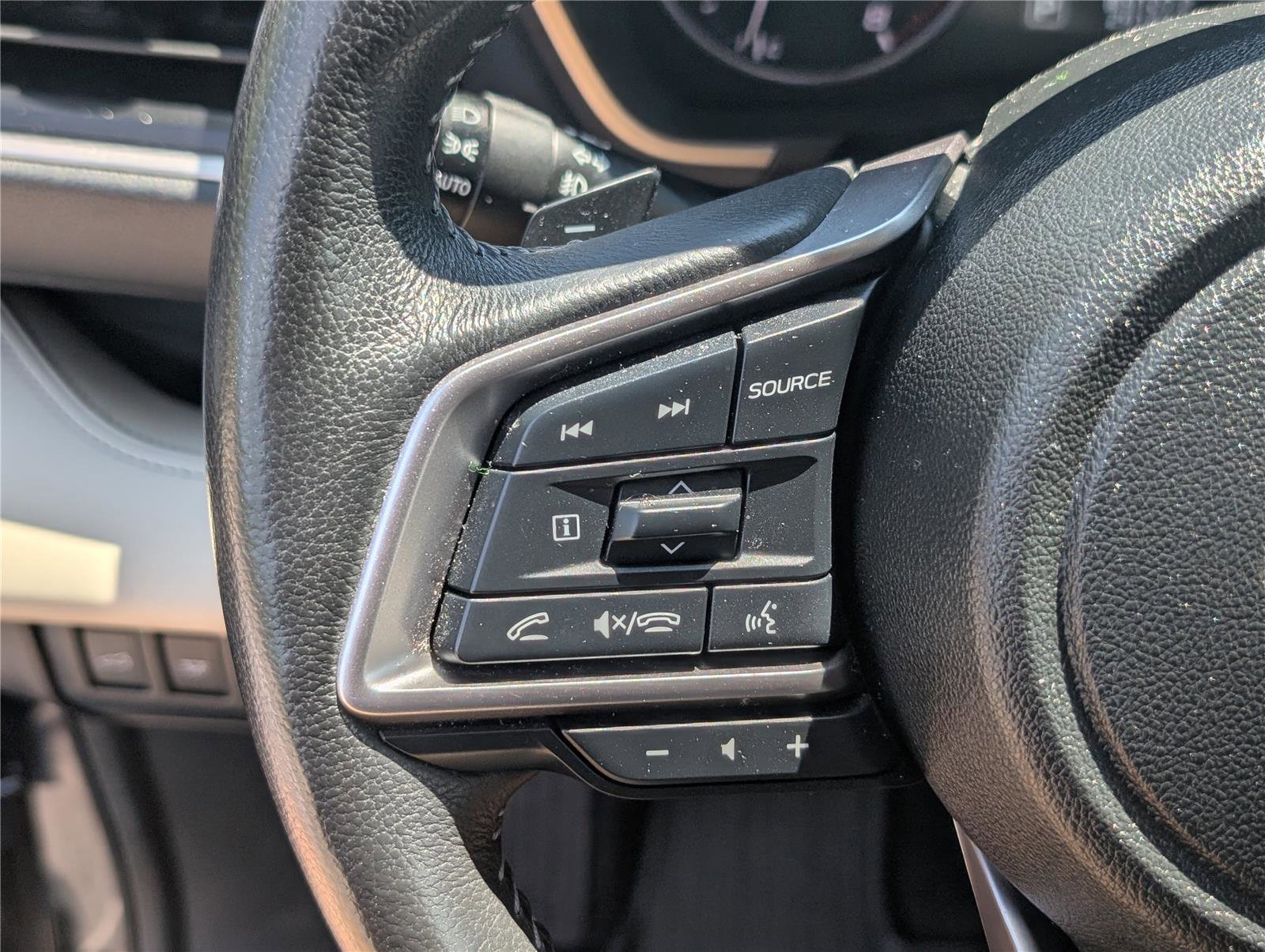 Used 2023 Subaru Ascent Limited AWD/4WD image 26