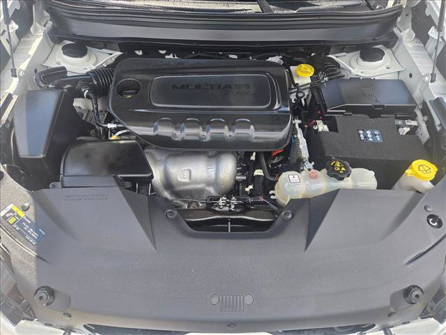 Used 2020 Jeep Cherokee Latitude Plus w/ Cold Weather Group FWD image 23