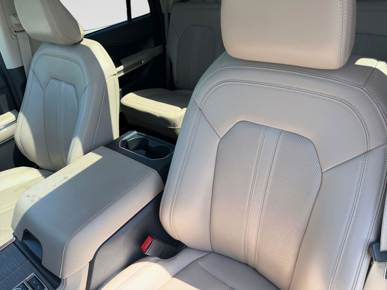 Used 2024 Ford Expedition Max Limited AWD/4WD image 37