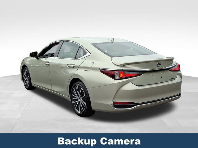Used 2025 Lexus ES 300h w/ Premium Package image 5