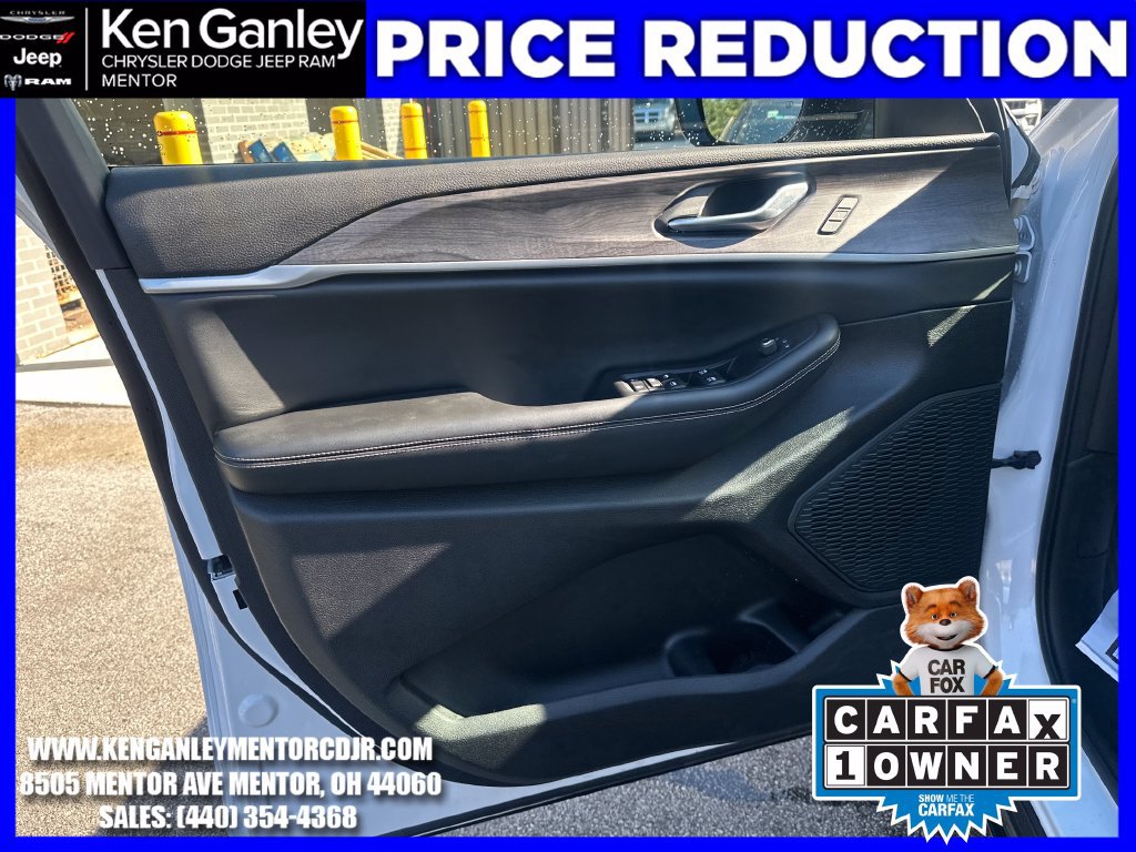 Certified 2023 Jeep Grand Cherokee Limited AWD/4WD image 13