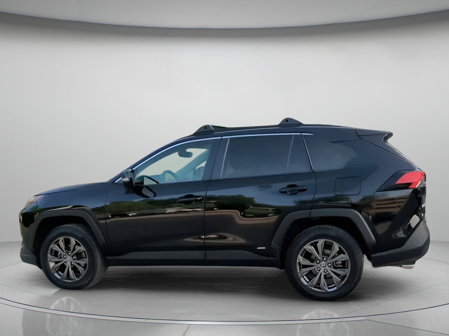 Used 2023 Toyota RAV4 XLE Premium AWD/4WD image 17