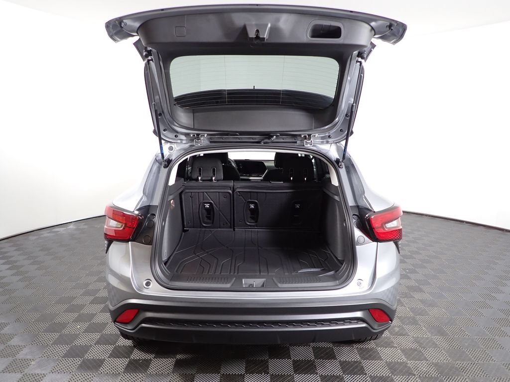 New 2026 Chevrolet Trax LS w/ LS Convenience Package FWD image 14