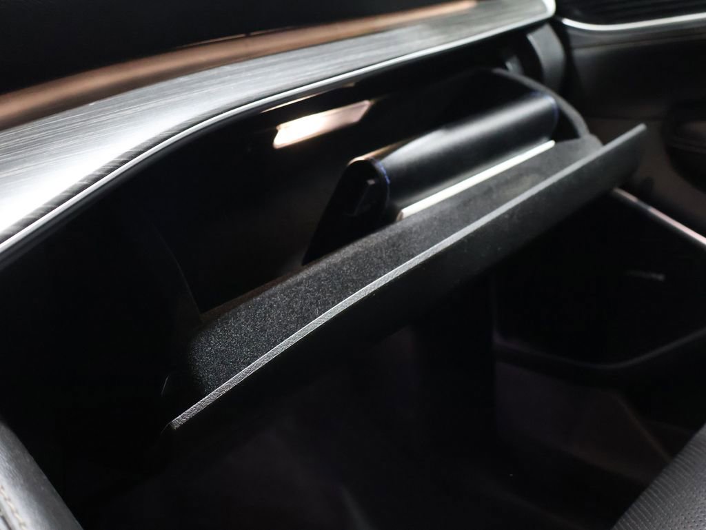 Certified 2024 Jeep Wagoneer Series II image 29