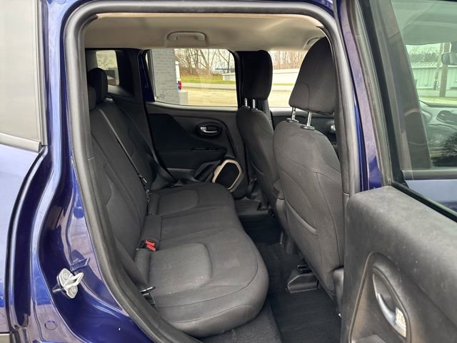 Used 2017 Jeep Renegade Latitude w/ Cold Weather Group image 12