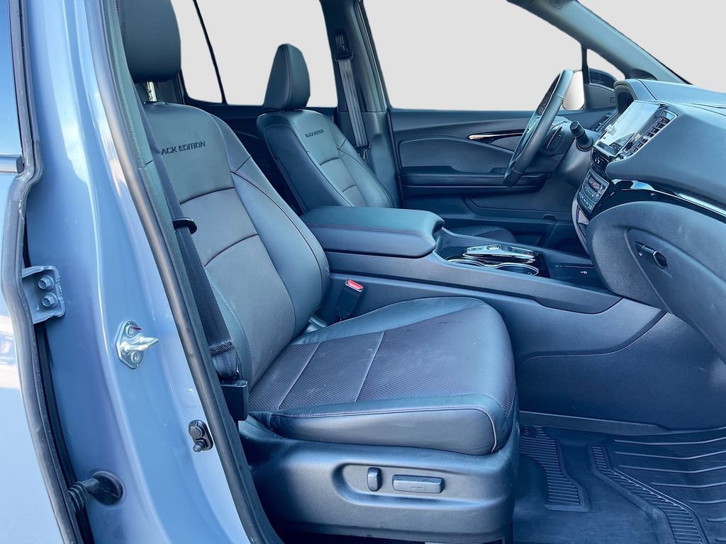 Used 2025 Honda Ridgeline Black Edition image 29