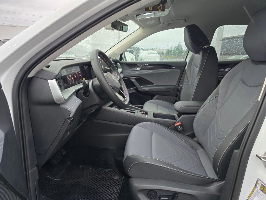 New 2026 Volkswagen Tiguan SE AWD/4WD image 16