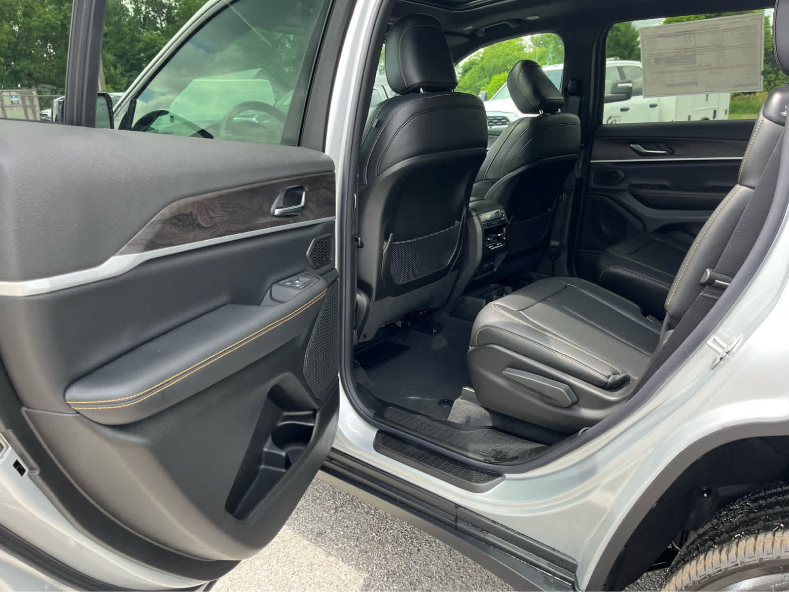New 2026 Jeep Grand Cherokee L Limited AWD/4WD image 20