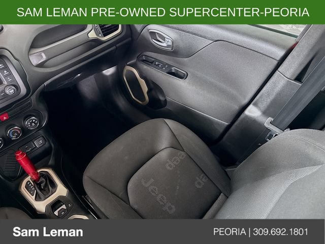Used 2015 Jeep Renegade Latitude FWD image 21