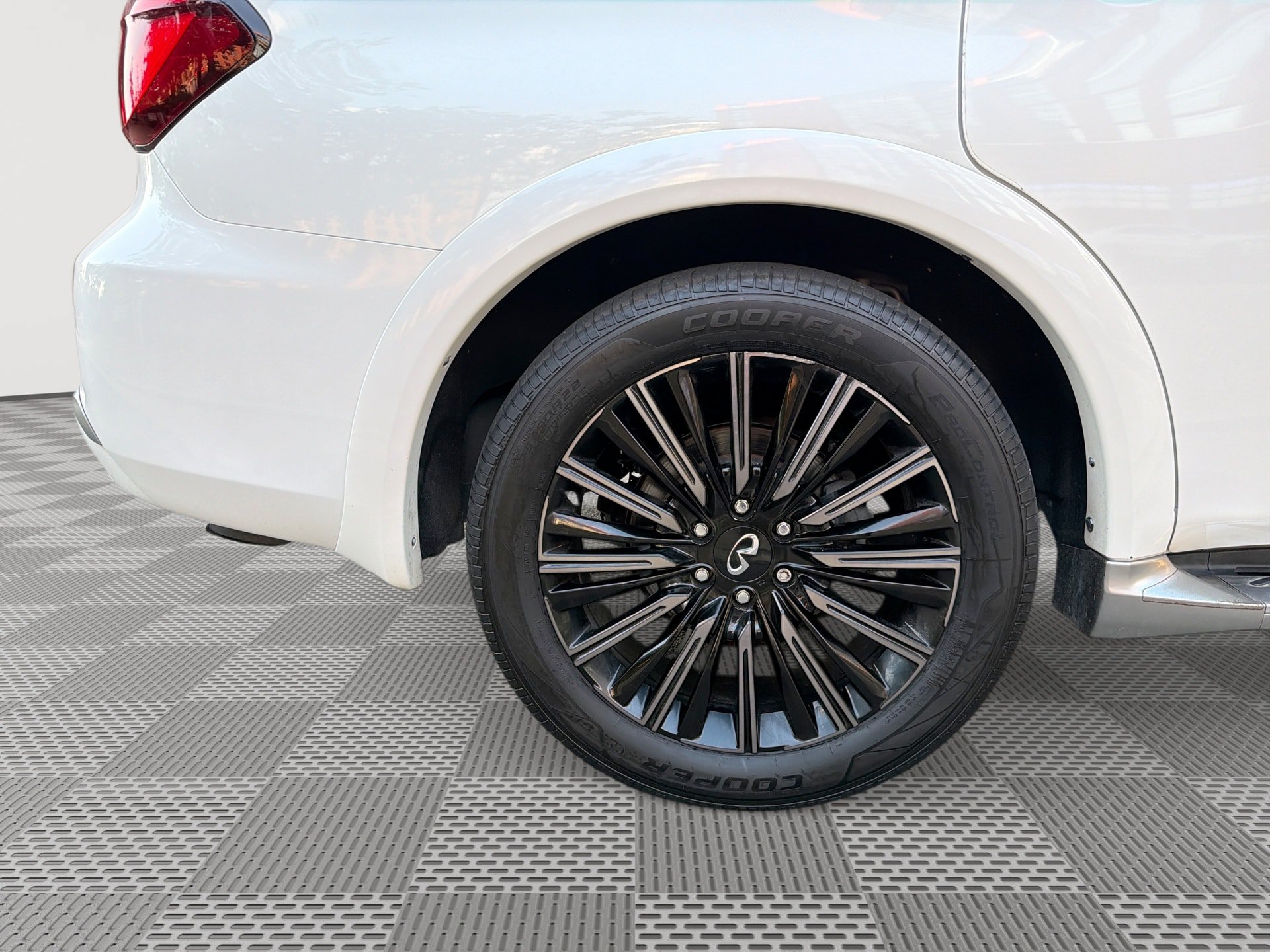 Used 2019 INFINITI QX80 Limited AWD/4WD image 30