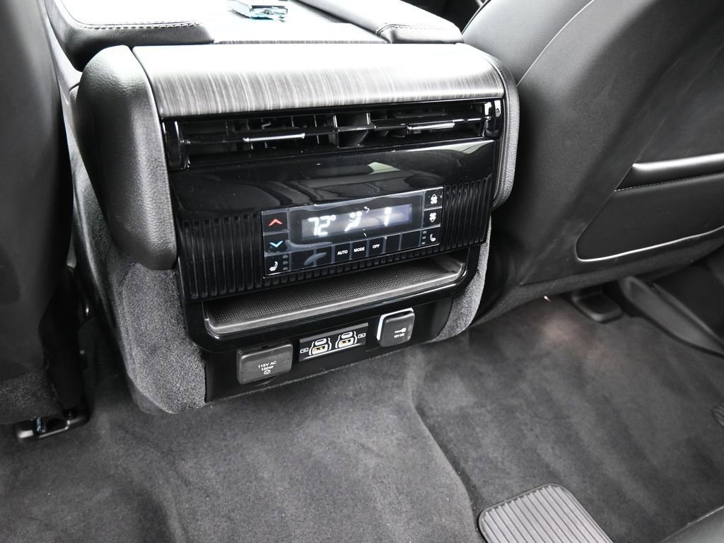 Used 2023 Jeep Wagoneer L Series III w/ Preferred Equipment Group image 37