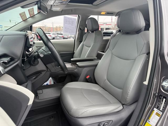 Certified 2021 Toyota Sienna XLE image 11