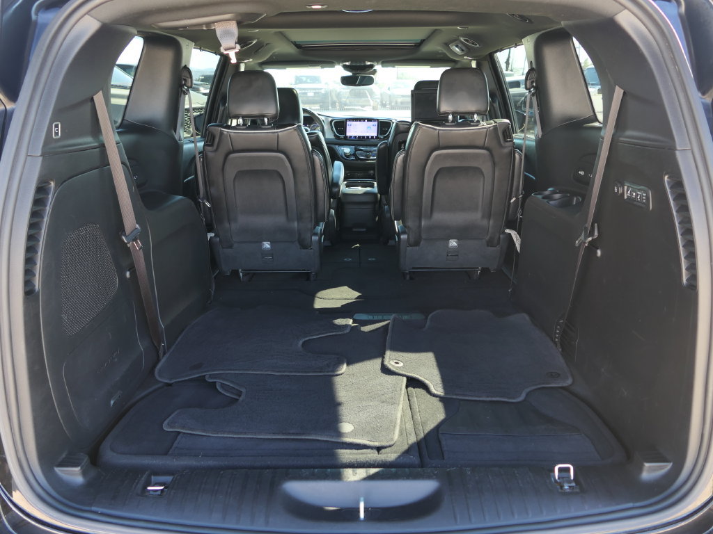 Certified 2022 Chrysler Pacifica Limited w/ Uconnect Theater Family Group AWD/4WD image 22