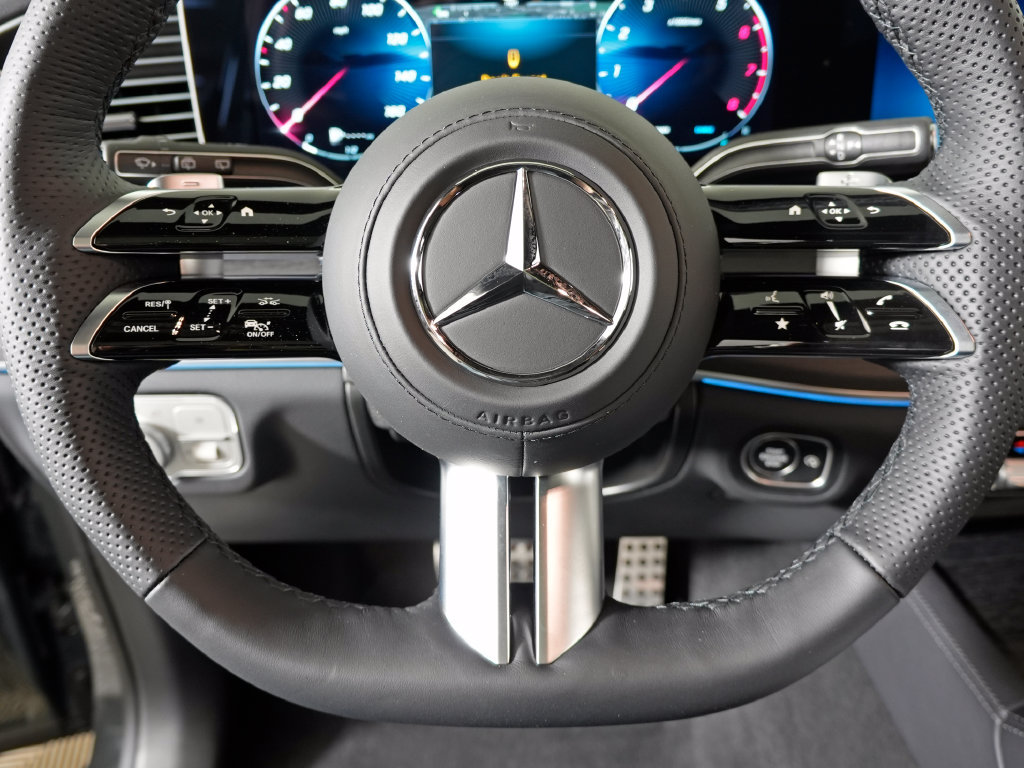Certified 2026 Mercedes-Benz GLS 450 4MATIC image 16