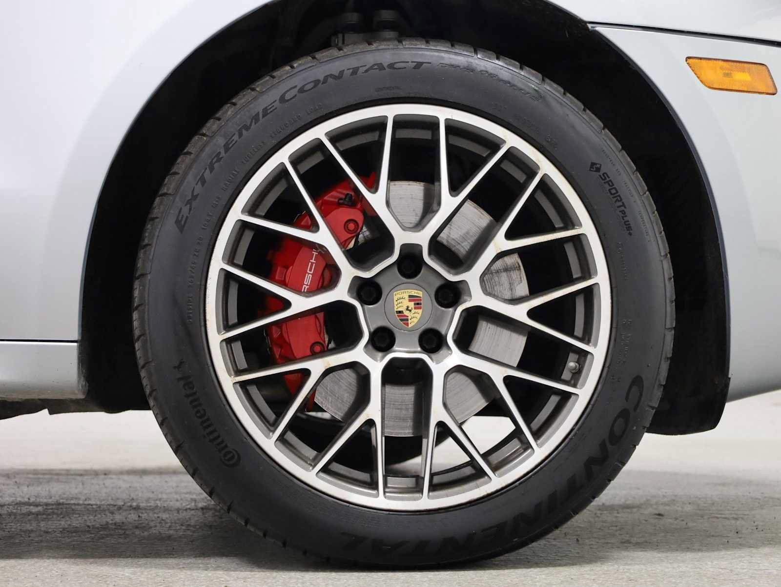 Used 2015 Porsche Macan Turbo AWD/4WD image 12