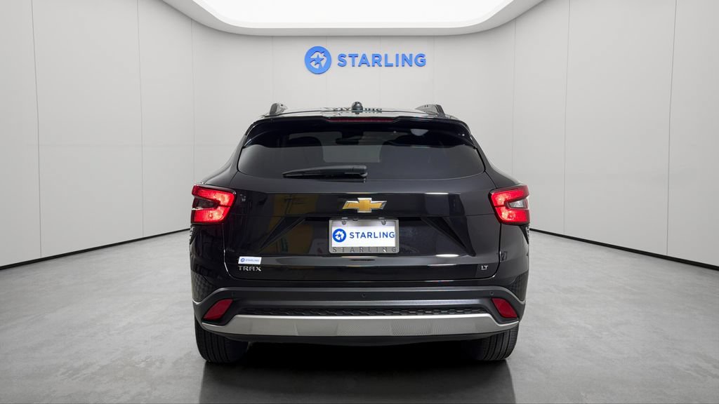 Certified 2025 Chevrolet Trax LT w/ Driver Confidence Package FWD image 7