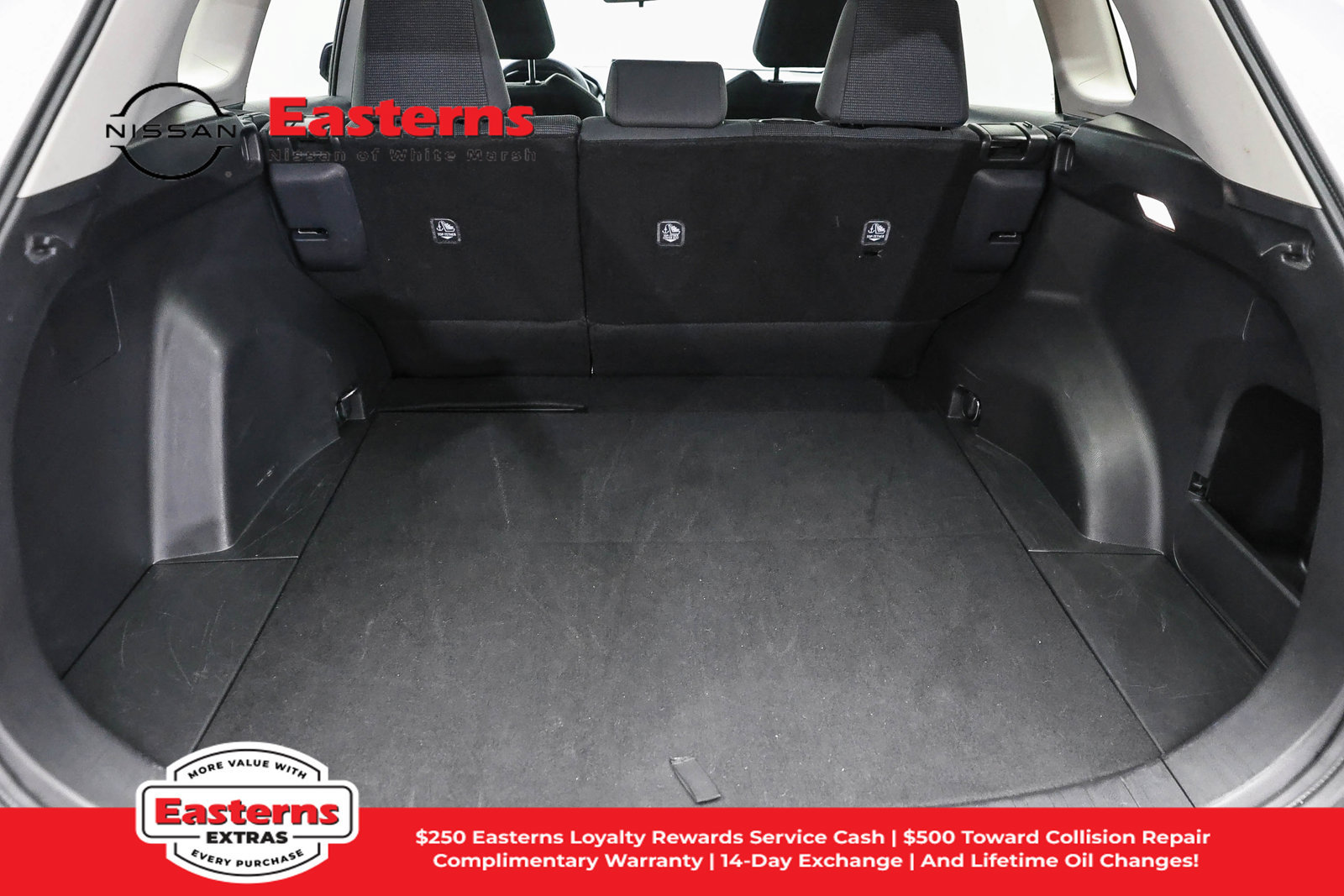 Used 2025 Toyota RAV4 LE AWD/4WD image 9