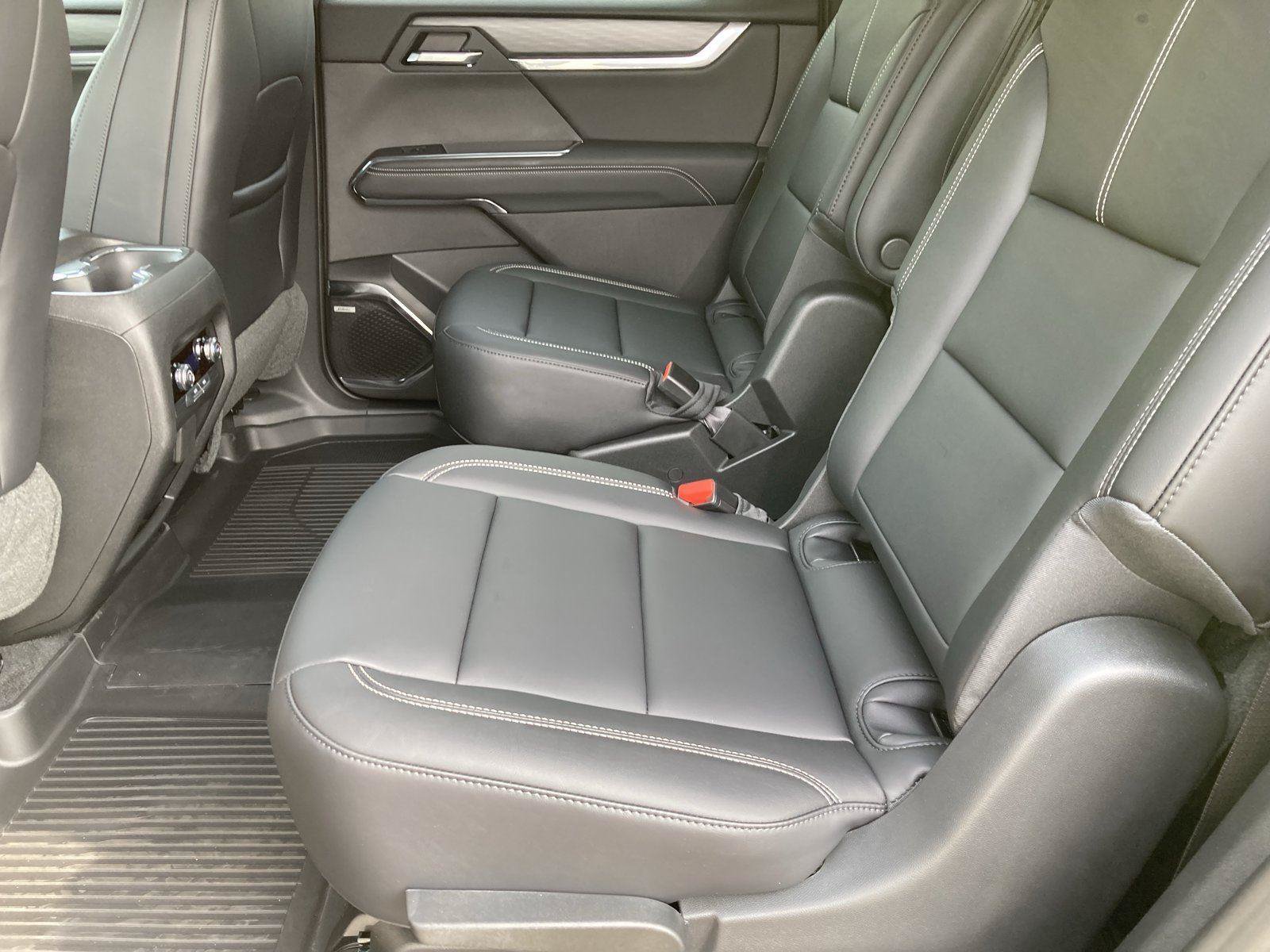 New 2026 GMC Acadia Elevation w/ Elevation Premium Package FWD image 30
