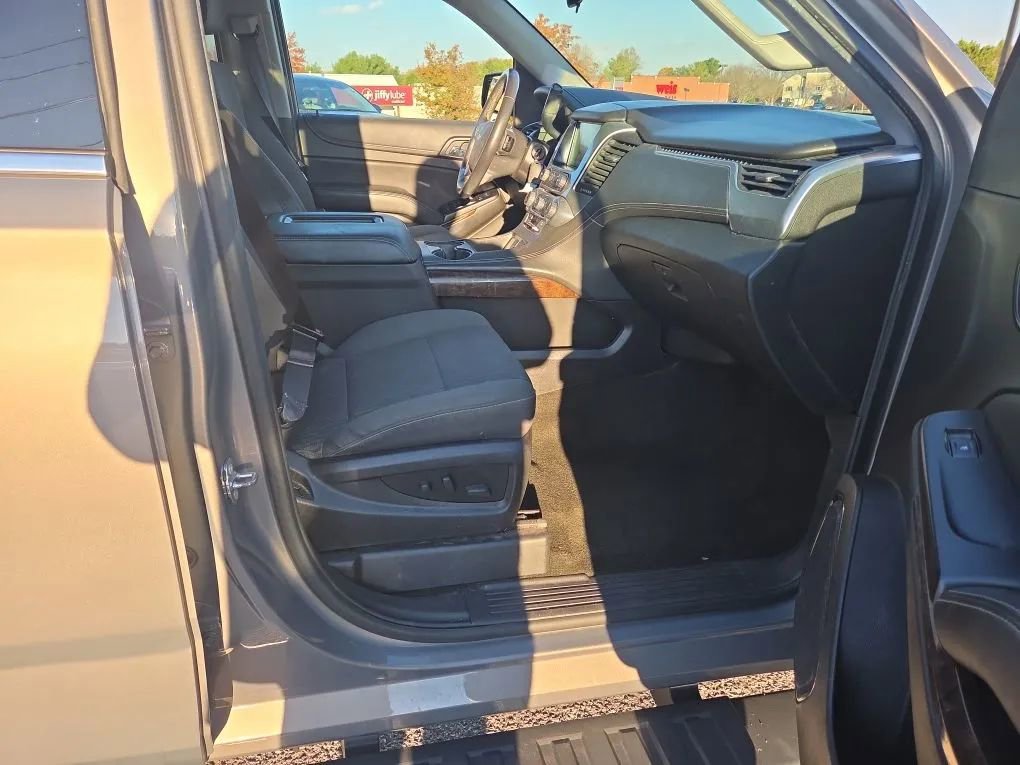 Used 2017 Chevrolet Suburban LS w/ Enhanced Driver Alert Package image 22