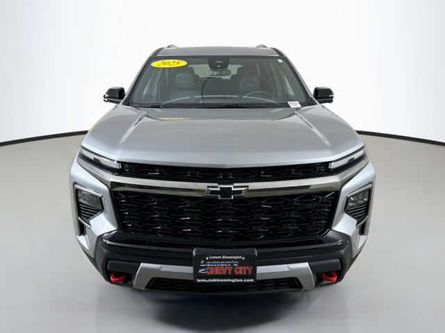 Used 2025 Chevrolet Traverse Z71 w/ Driver Confidence Package AWD/4WD image 2