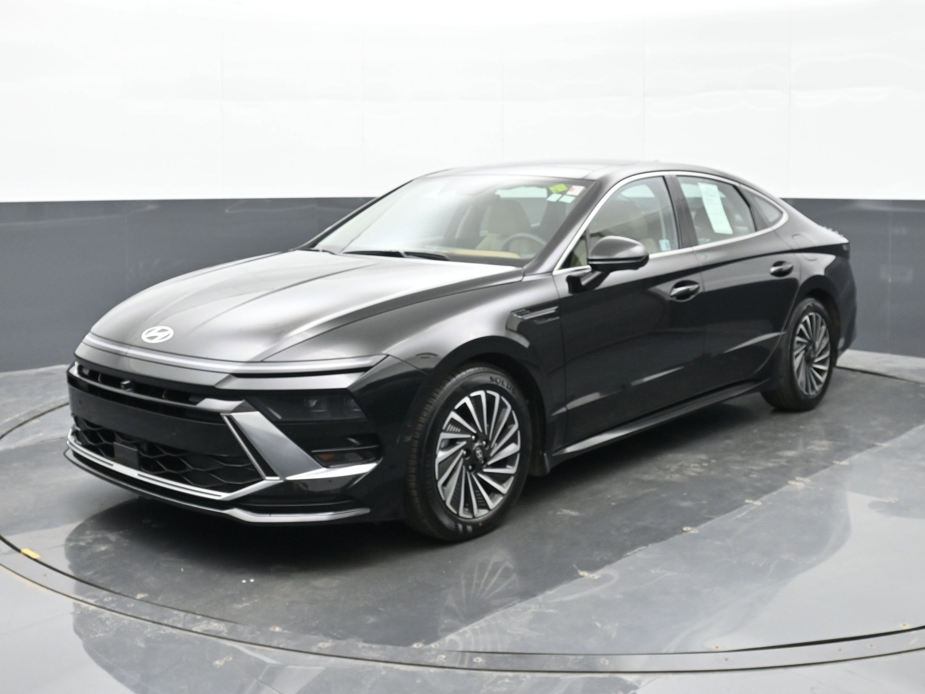 Certified 2025 Hyundai Sonata Limited image 8