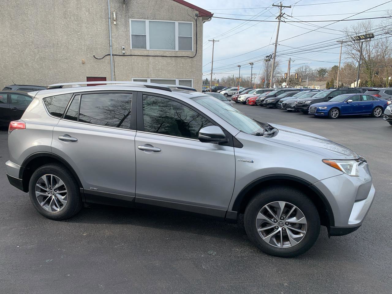 Used 2017 Toyota RAV4 XLE image 6