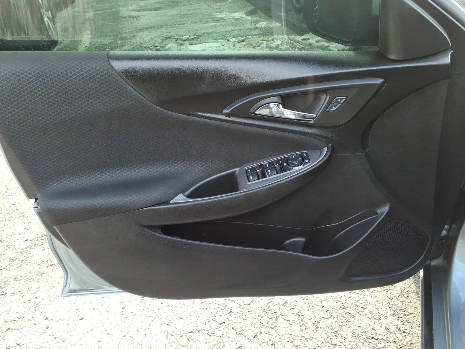 Used 2025 Chevrolet Malibu LT image 13