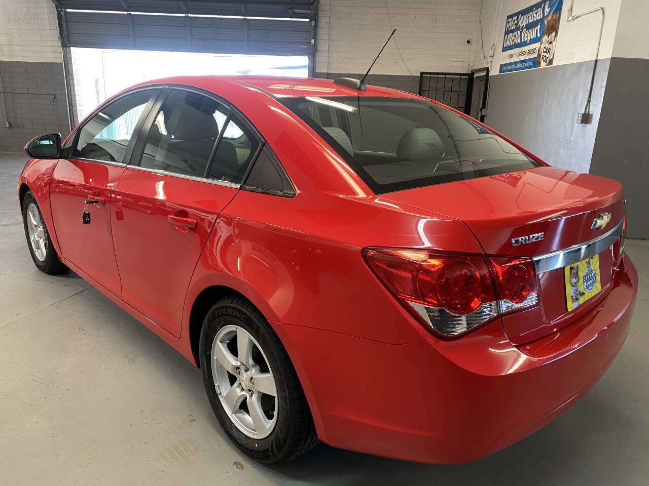 Used 2016 Chevrolet Cruze LT w/ Technology Package image 4