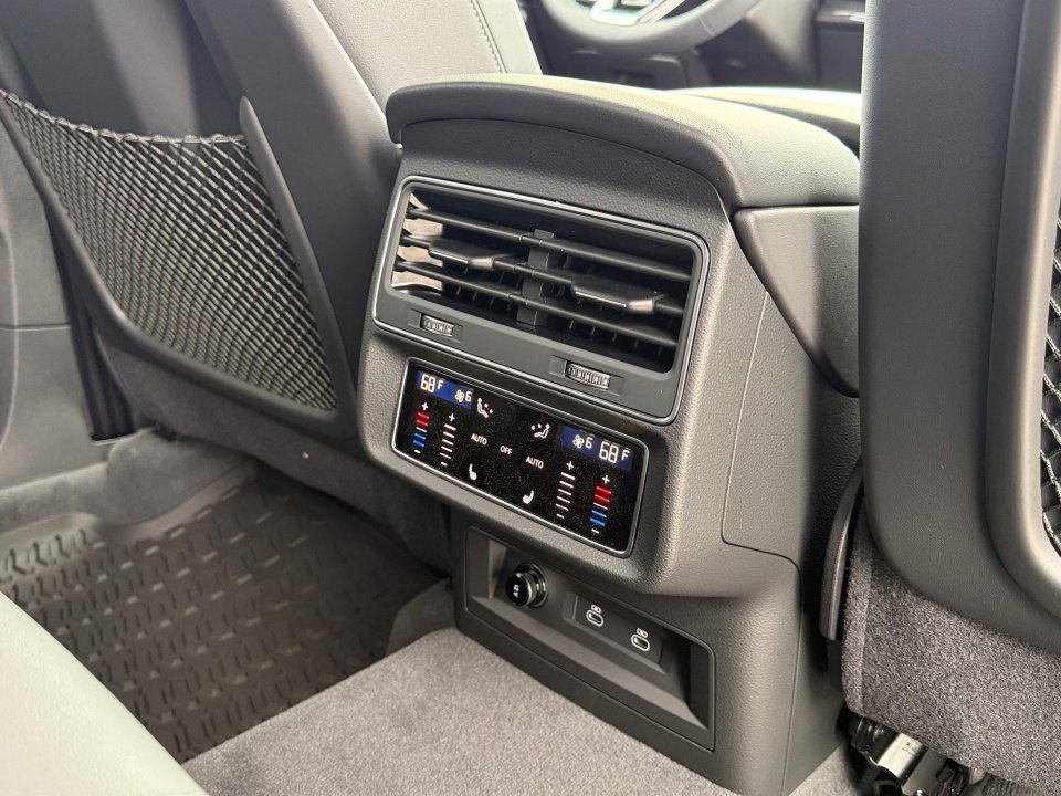 New 2026 Audi Q7 3.0T Premium Plus AWD/4WD image 29