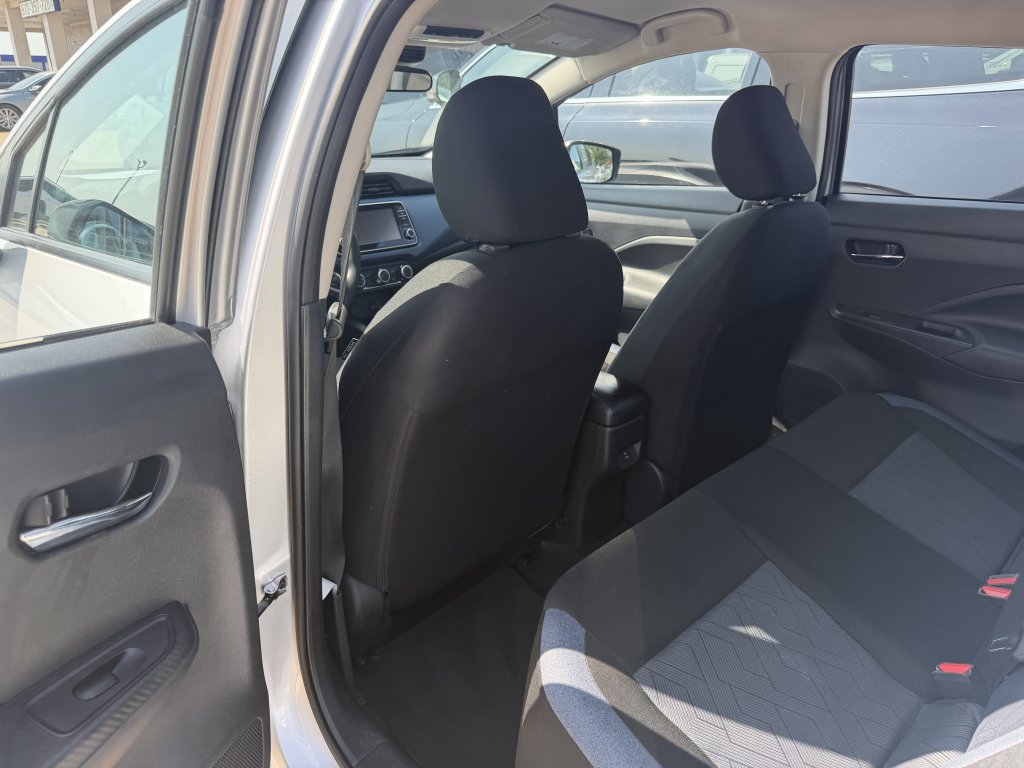Used 2025 Nissan Versa SV FWD image 17