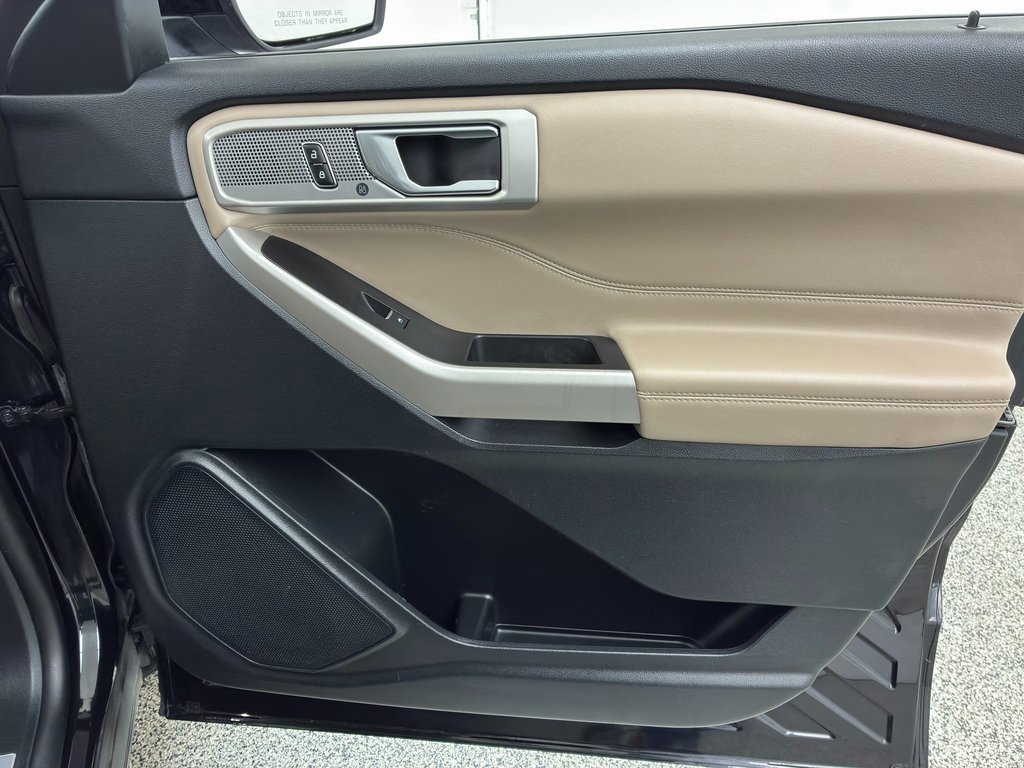 Used 2023 Ford Explorer Limited image 44